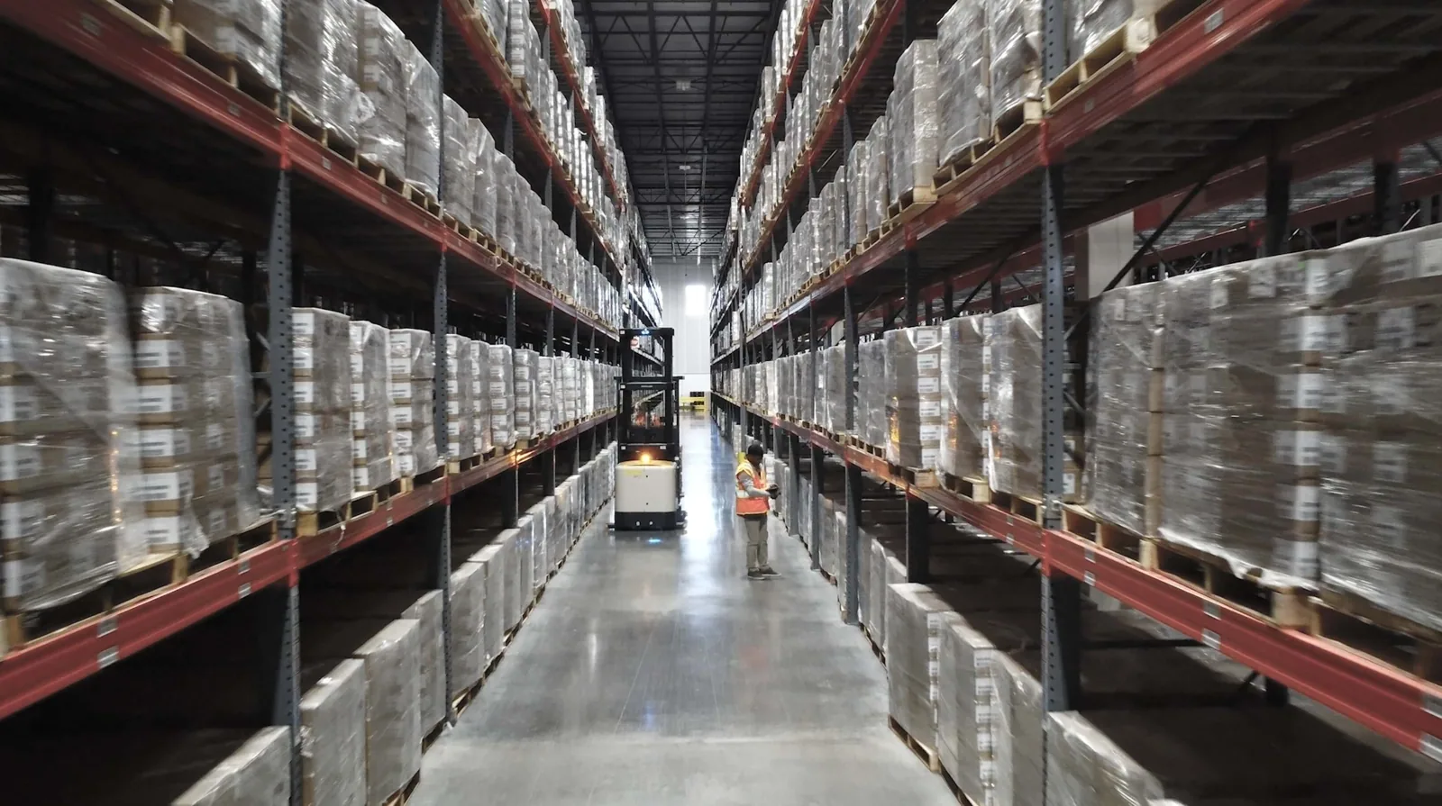 Commercial Roofing for Logistics and 3PL Facilities